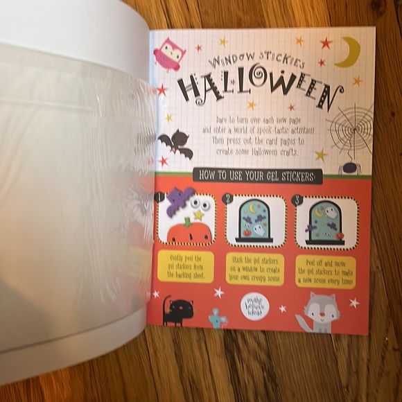 New Halloween Window Stickies and decorations book with activities for kids - Picture 5 of 16